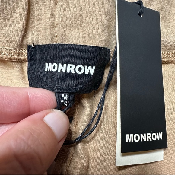 NWT Monrow Movement High Rise Biker Shorts 7” with Pockets in Taupe Women’s M - Picture 4 of 6